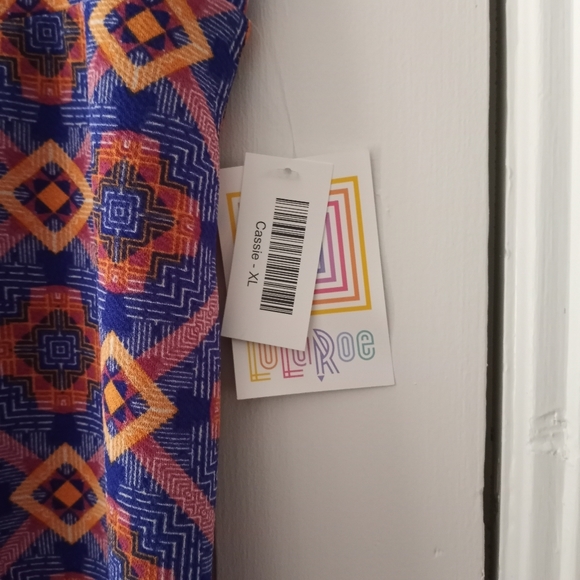 Lularoe Cassie Pencil Skirt Size XL Diamond Print - Picture 6 of 8
